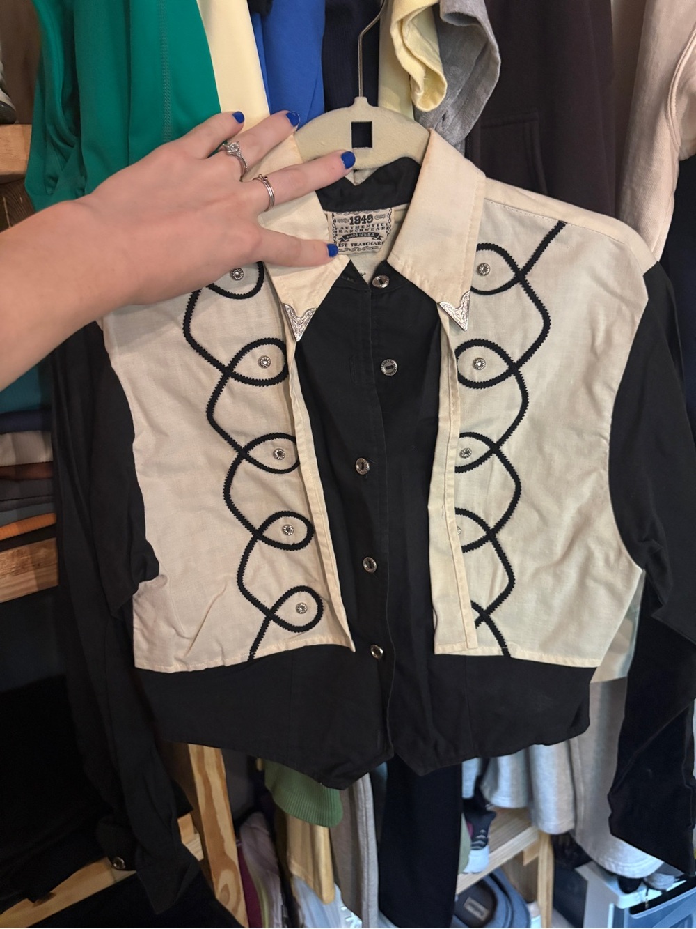 Vintage-Inspired Black & Cream Western Shirt Jacket